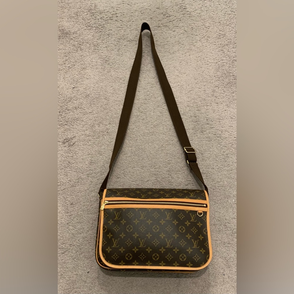 Louis Vuitton - Picture 3 of 14